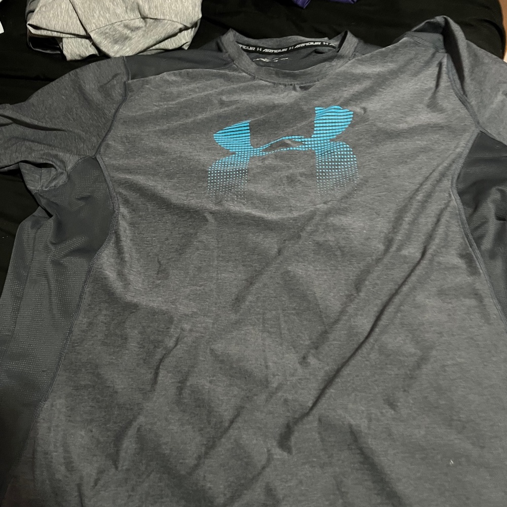 Grey tshirt